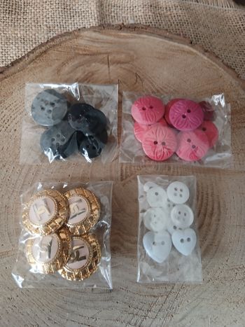 Lot de 4 sachets de boutons
