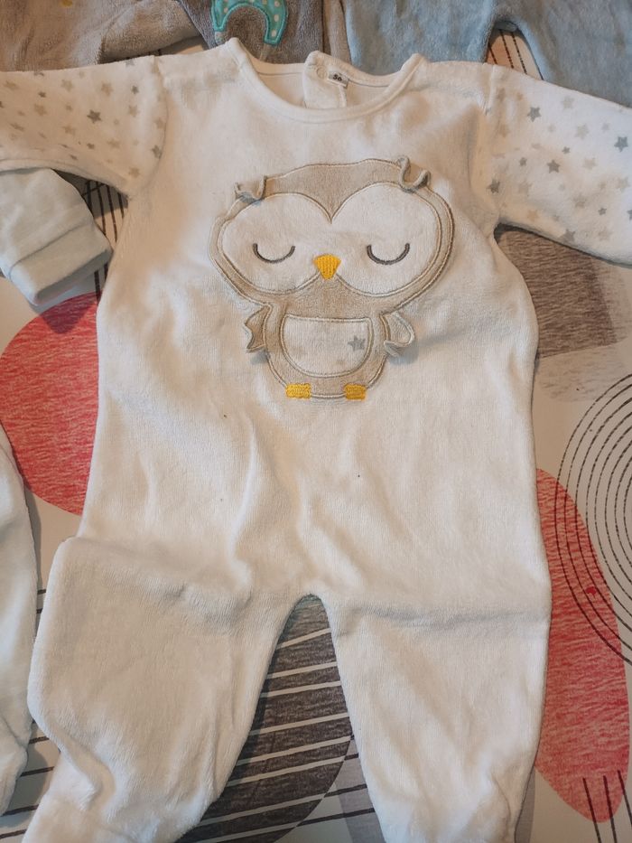 Lot 5 pyjamas Taille 1 mois - photo numéro 3