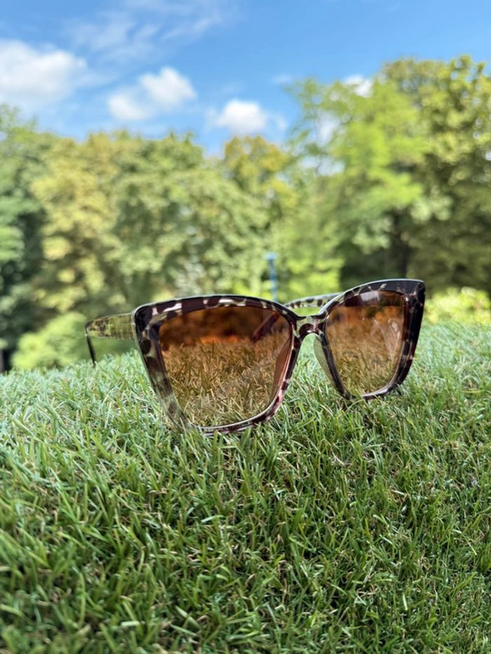 Lunette de soleil élégante - photo numéro 4