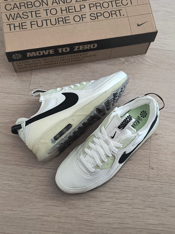 Baskets chaussures Nike air max neuves taille 40.5 - photo numéro 7