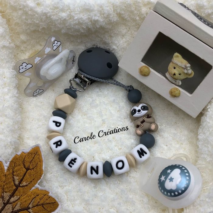 Attache tétine silicone personnalisée paresseux