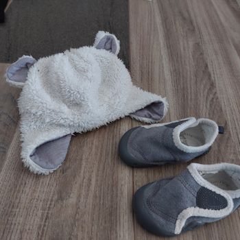 Bonnet et chaussons enfant