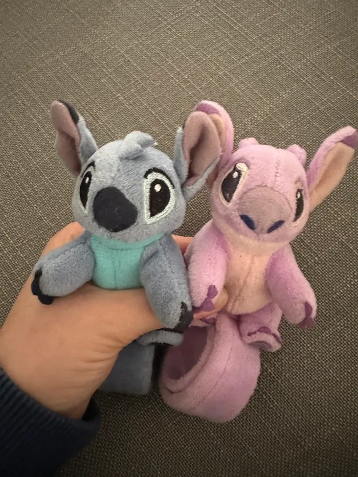 Lot de 2 peluches Disney stitch Angel en bracelet - photo numéro 2