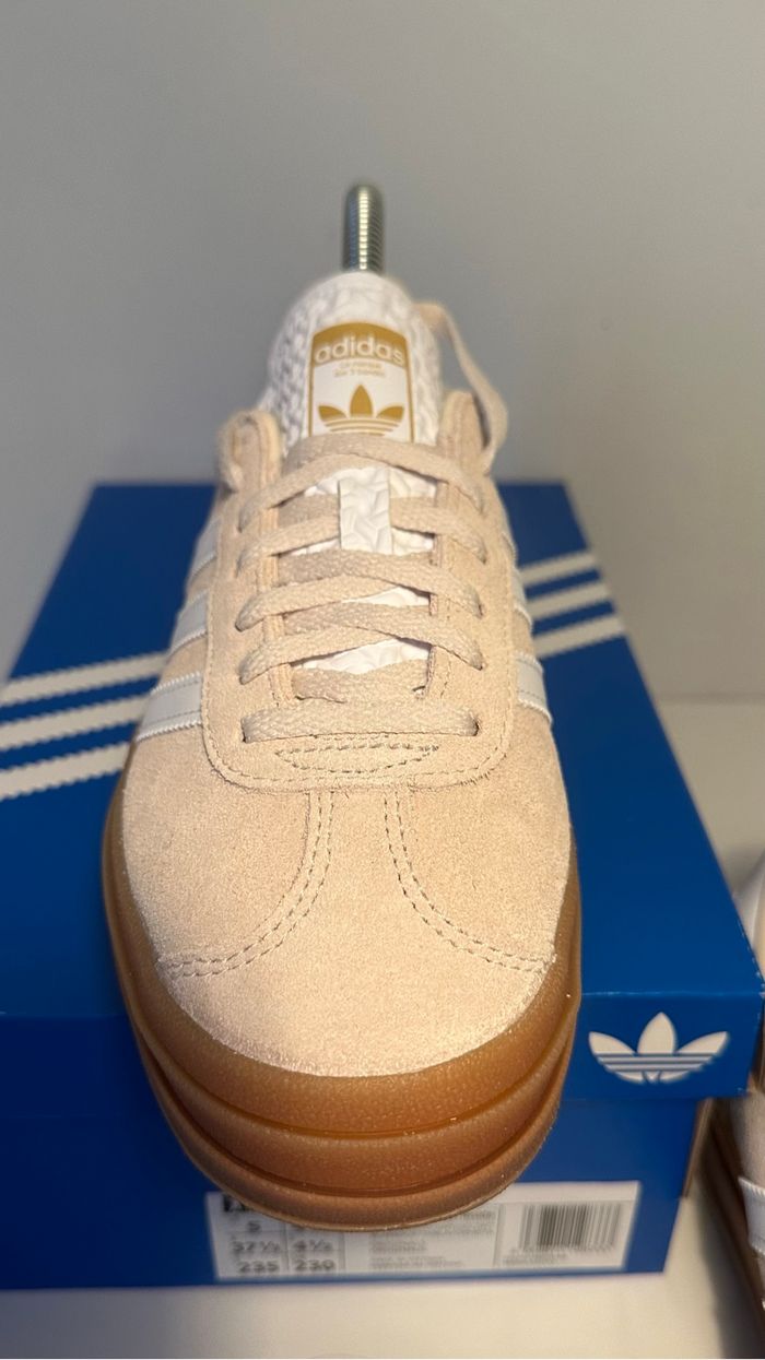 Adidas Gazelle Bold wonder white gold-met - taille 37 1/3 - photo numéro 4