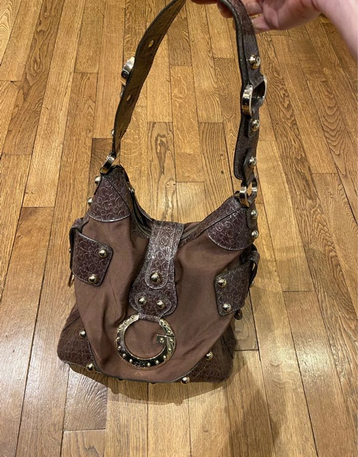 Beau sac vintage Y2K Guess très peu porté - photo numéro 2