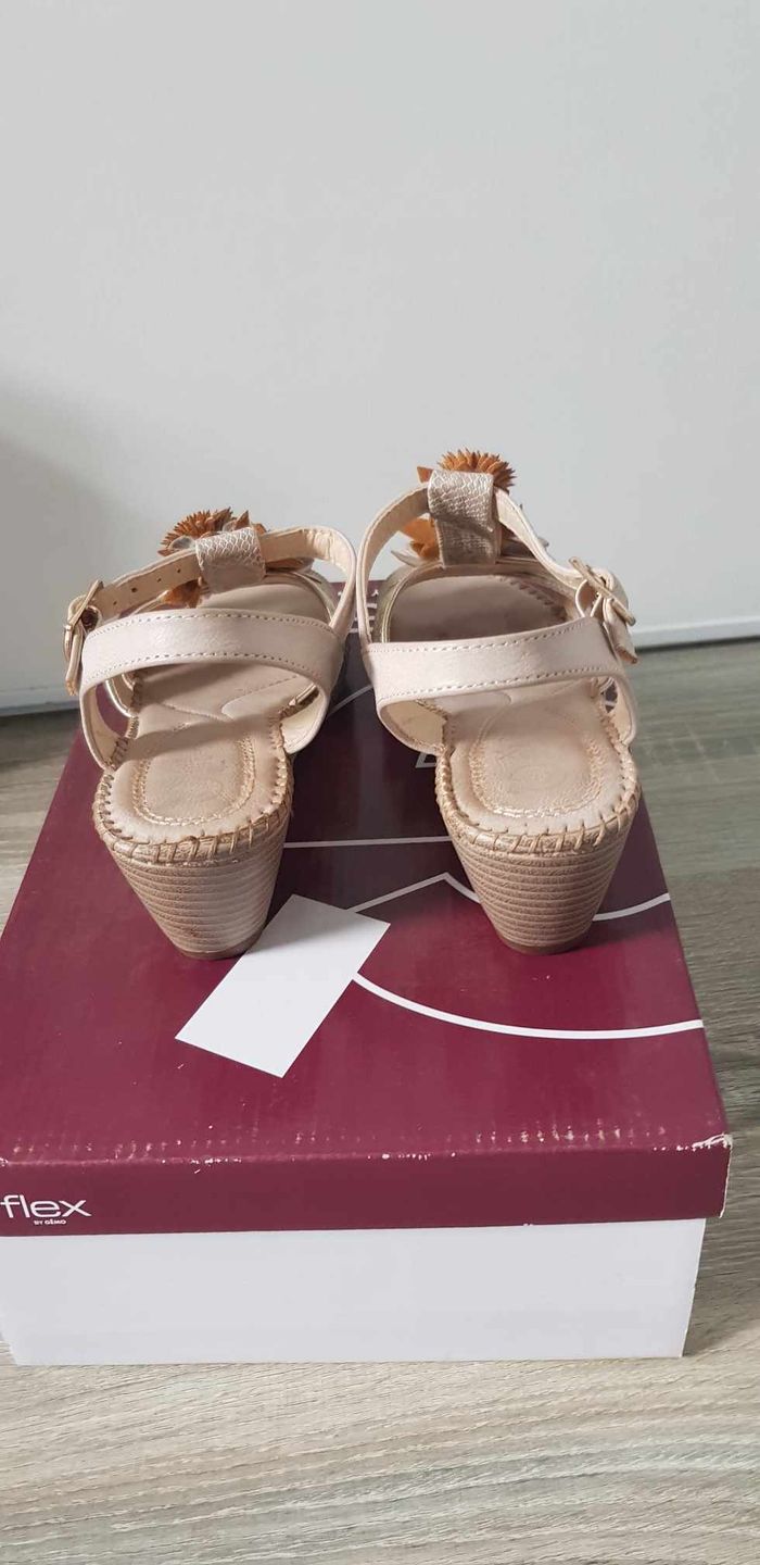 Sandales à talons compensés - photo numéro 4