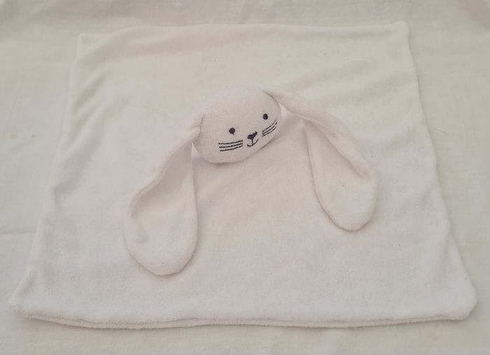 Doudou Lapin carré plat blanc éponge - Hema
