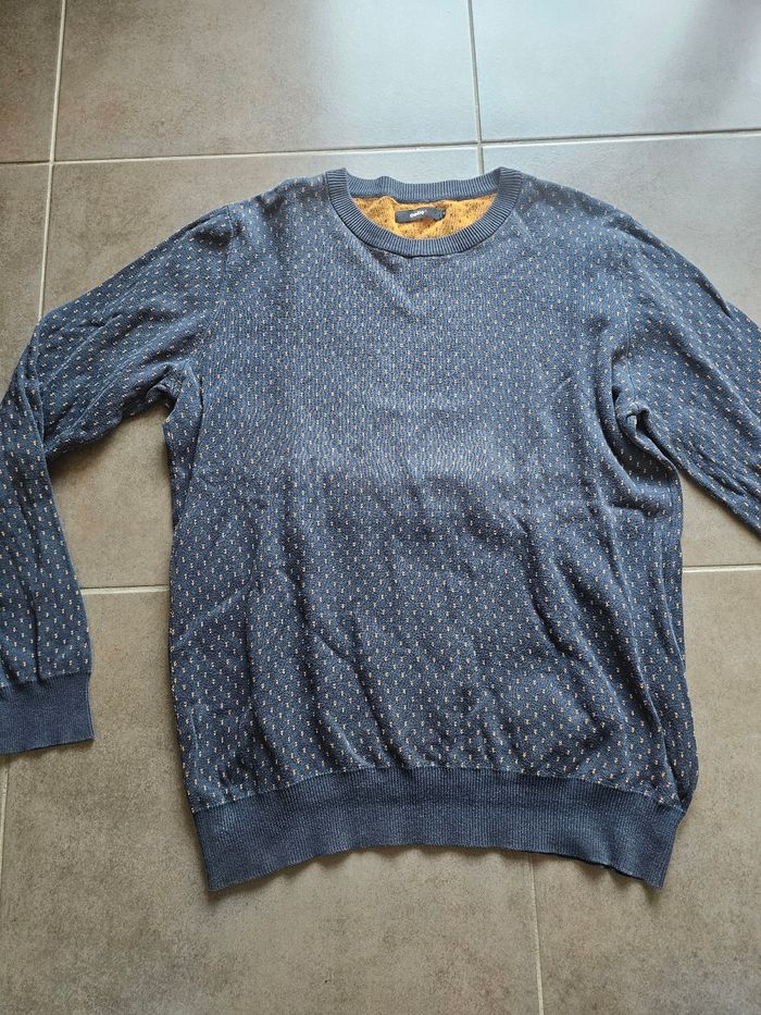 Pull Celio
