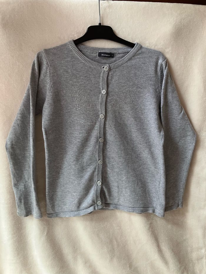 Gilet gris clair In Extenso 8 ans (1€50)