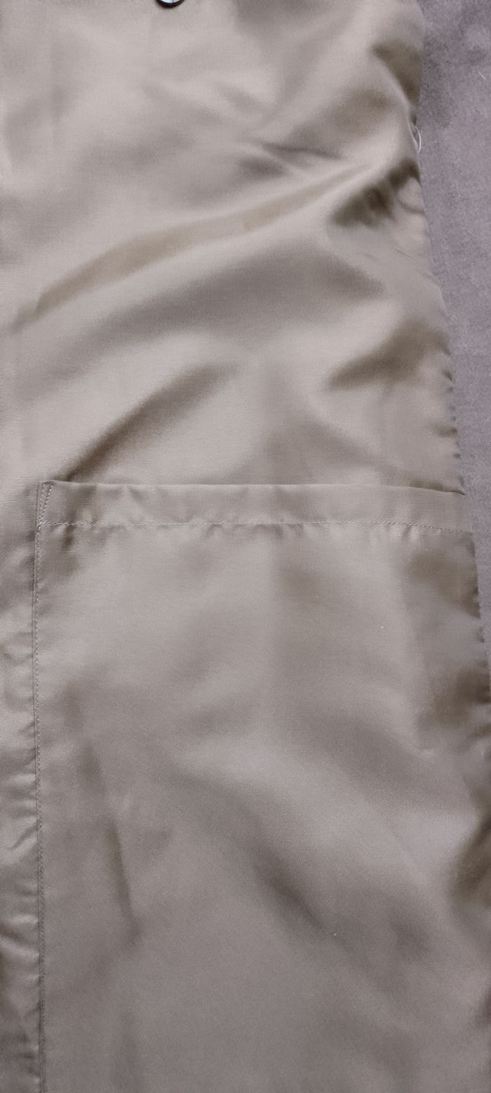 Joli manteau long en laine . Vestra . doublé .Épaulettes . Boutons cachés. 2 poches intérieures. Poches extérieures. Taille L. Fabrication française. Bien chaud. - photo numéro 10