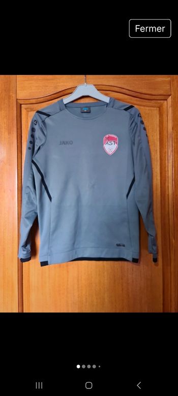 Haut de sport taille 12 ans