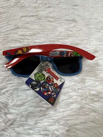 Lunette de soleil avengers