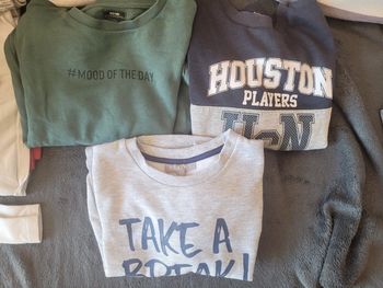 Lot 3 sweat shirt 6 ans