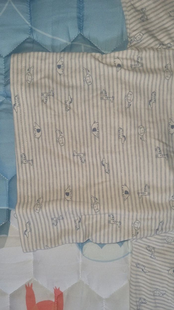 Tee-shirt manche longue 6 mois 68 cm en très bon état - photo numéro 8