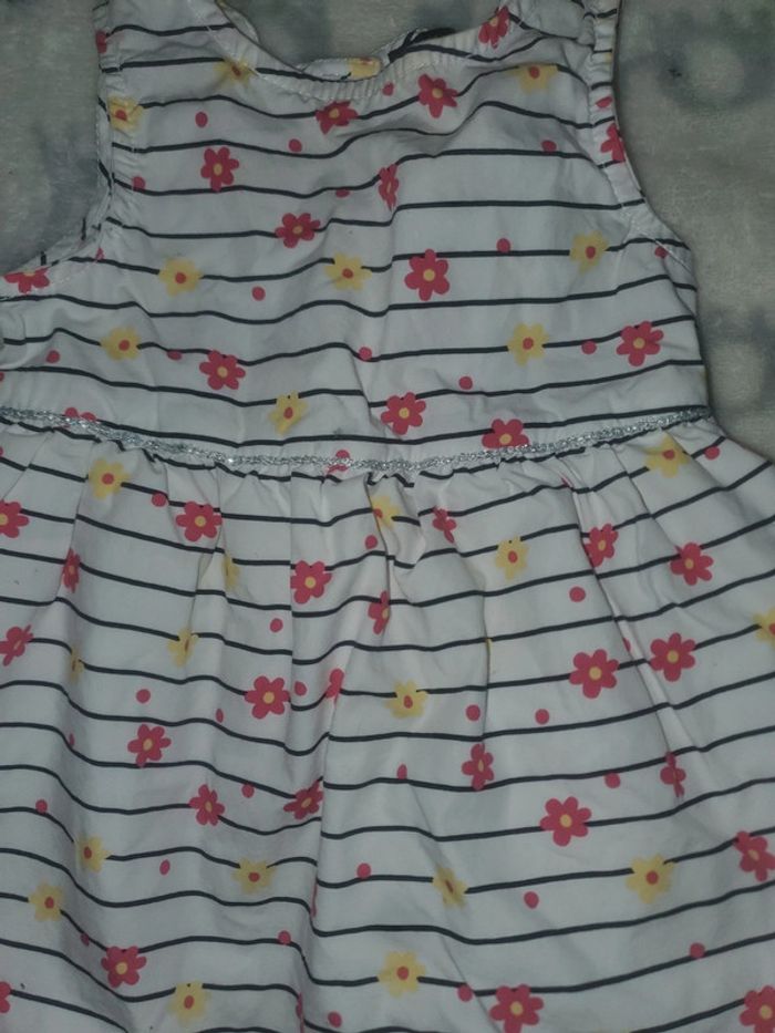 Robe 6 mois - photo numéro 2