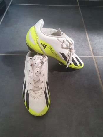 Crampons moulés football 35