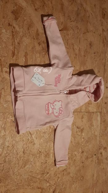 Gilet à capuche fille taille 62  3 mois hello kitty