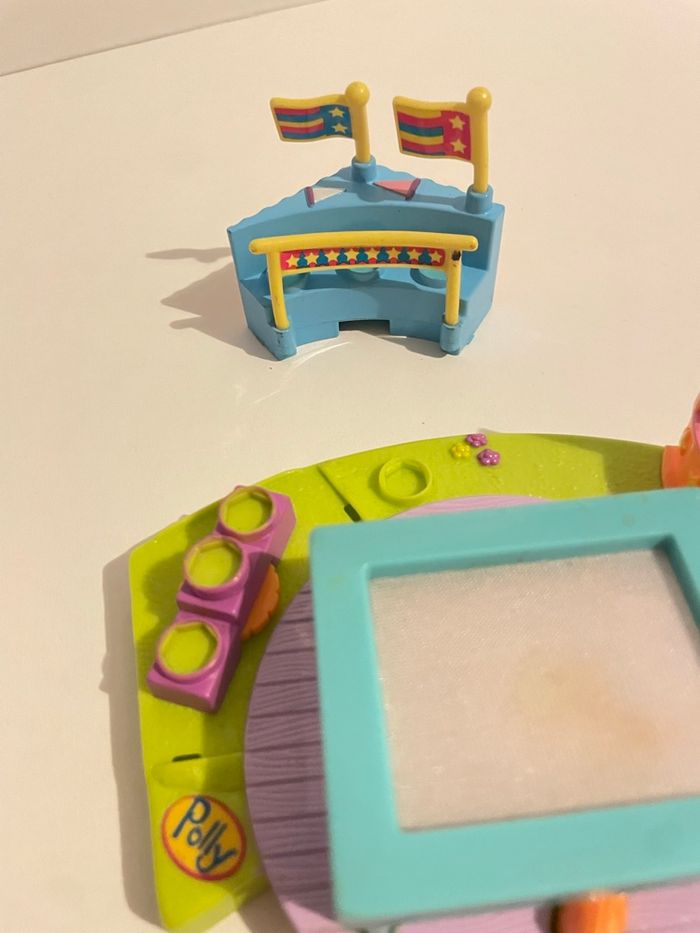 Polly Pocket Turnfest trampoline