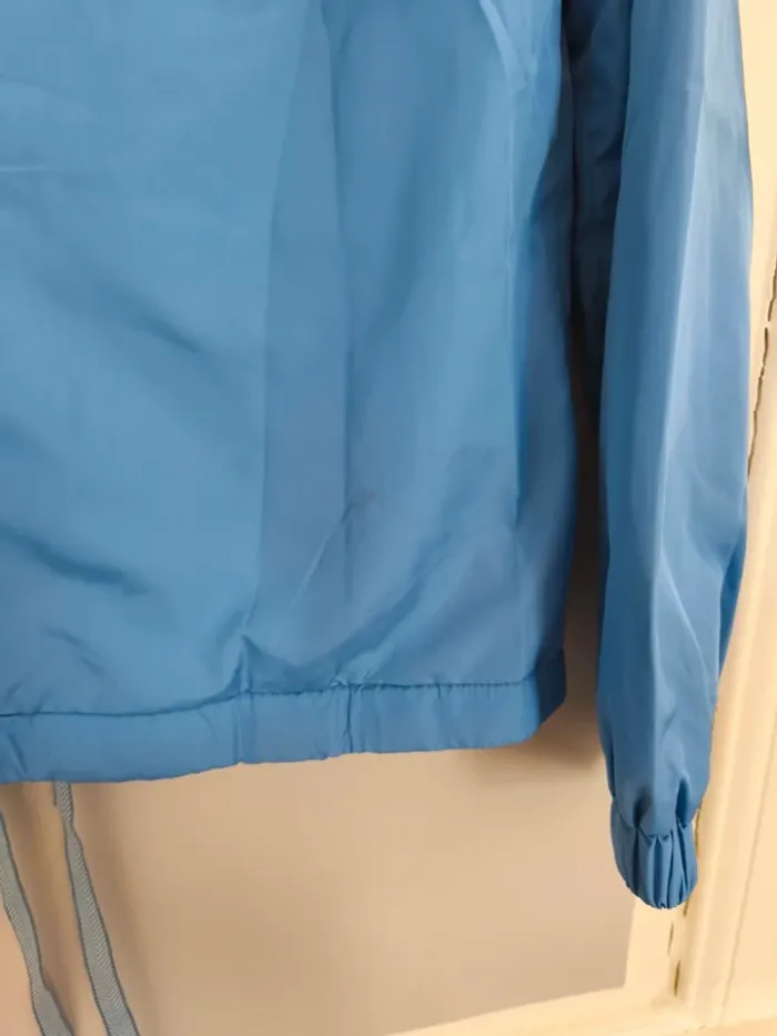 Veste coupe-vent légère couleur bleu ciel - photo numéro 4