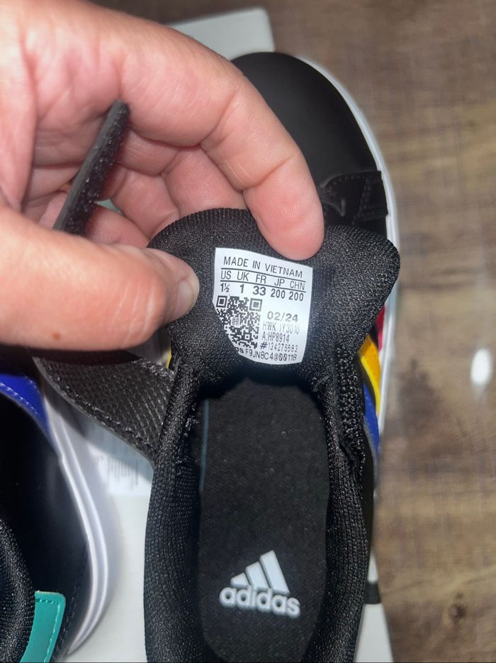 Baskets adidas neuf - photo numéro 5