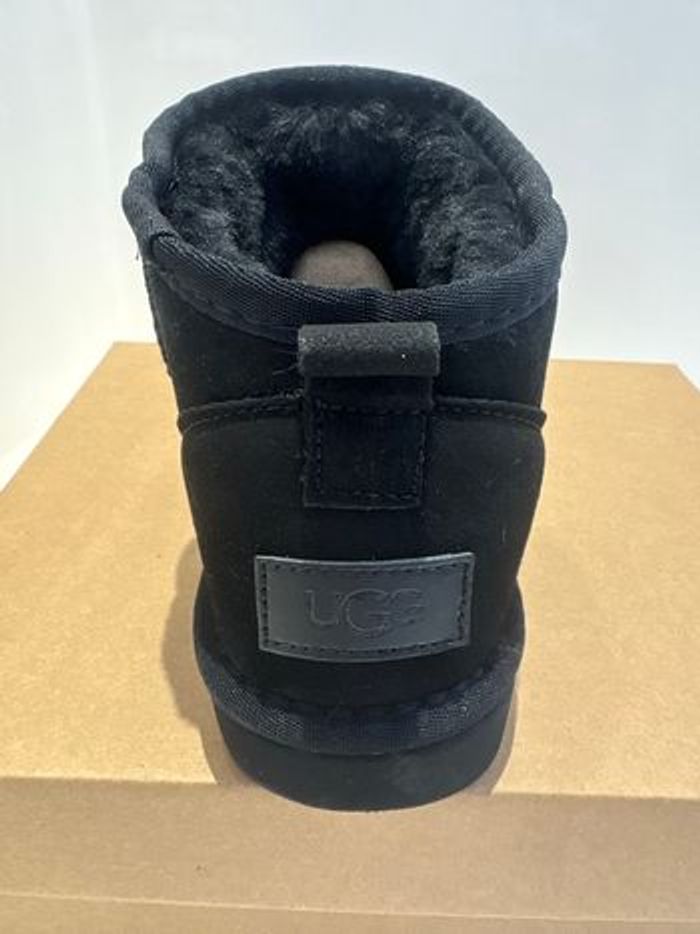 Ugg noir taille 39 - photo numéro 2