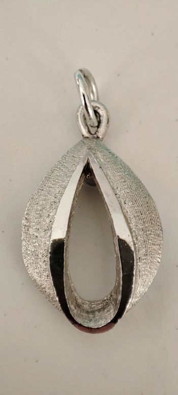 Pendentif couleur argenté