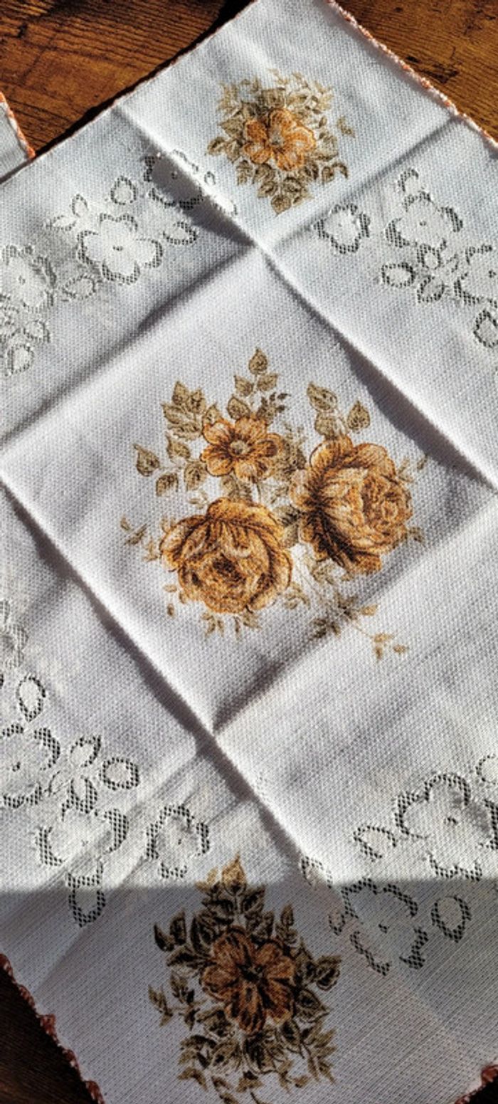 Ensemble de 7 napperons anciens Vintage dessous d'assiette fleuris - photo numéro 3