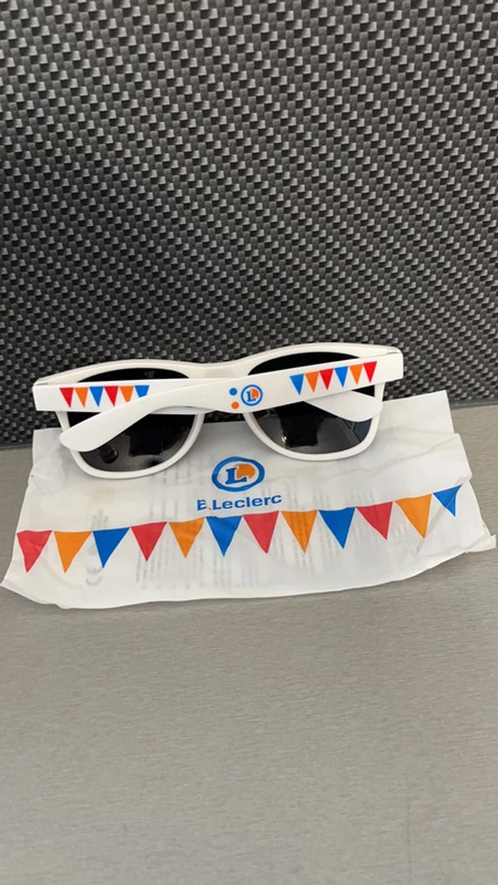 Lunettes de soleil - photo numéro 2