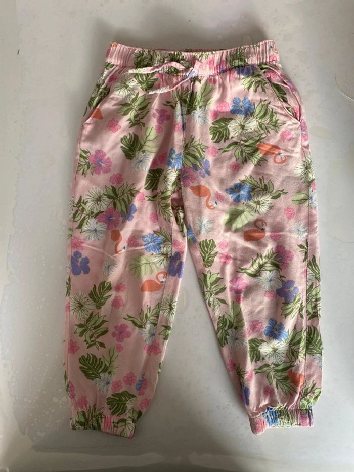 Magnifique pantalon léger d été marque H&M taille 2/3ans