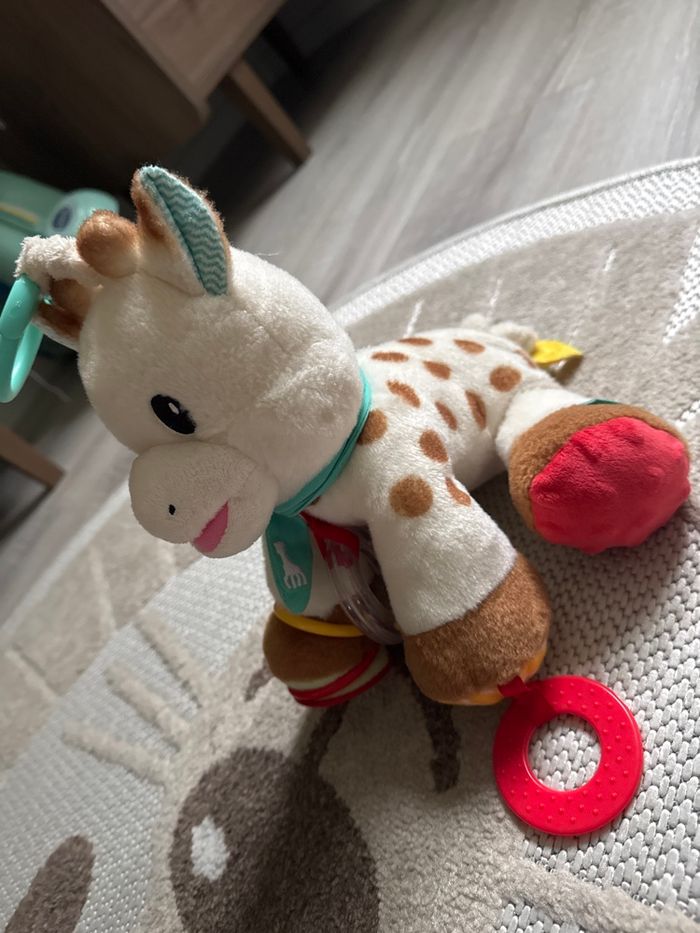 Peluche sensoriel Sophie la girafe - photo numéro 2