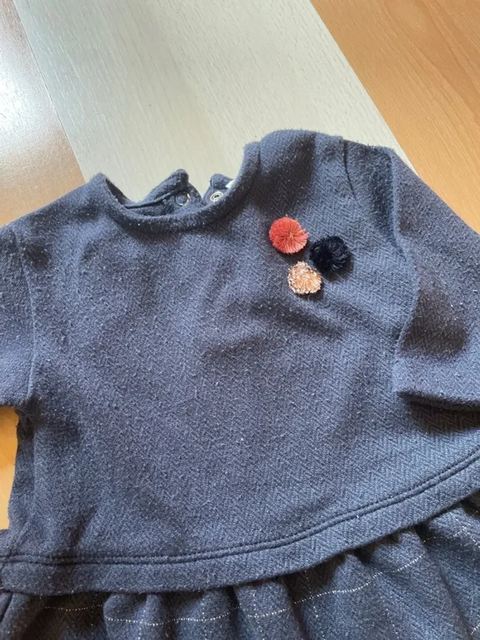 Robe bleu marine avec 3 pompons - photo numéro 2