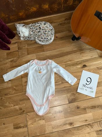 Joli body dpm très bon état 9 mois/71cm