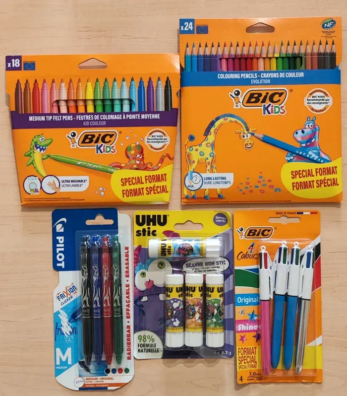 Lot 3. cinq fournitures scolaires neuve