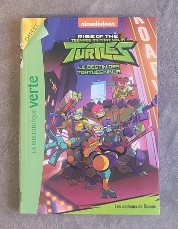 Le destins des tortues ninjas Paru en 2021 chez Bibiotheque Verte