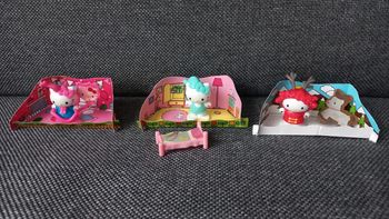 Lot de petites scènes hello kitty