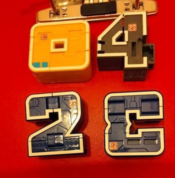 Lot de 4 chiffres transformables 3 qui roule en véhicule 