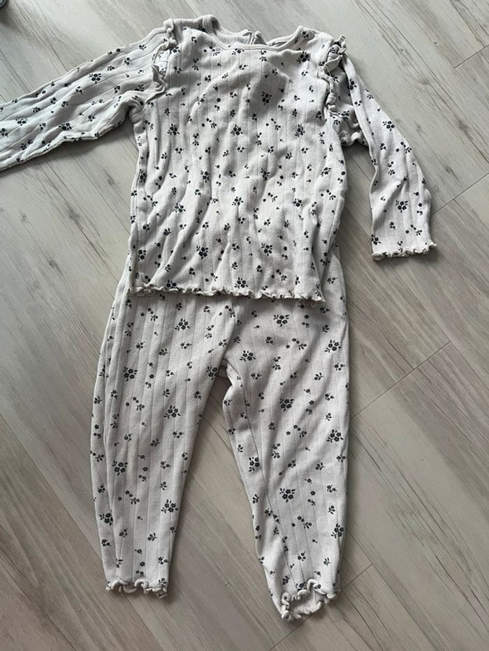 Pyjama fleuri bébé fille