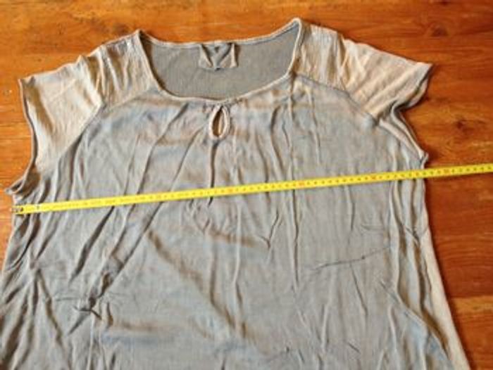 Tee shirt ample bleu clair nuancé manches courtes look féminin - photo numéro 6