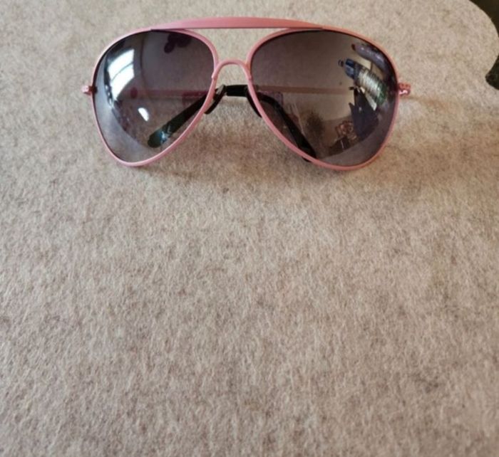 Lunettes de soleil femme - photo numéro 1