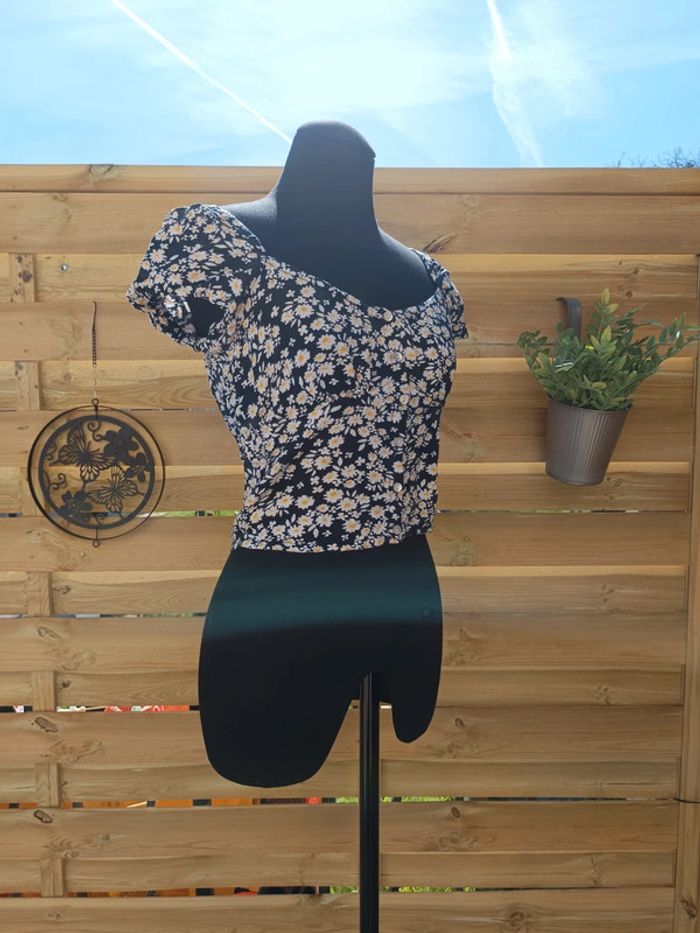 Top fleurs taille 36 - photo numéro 2