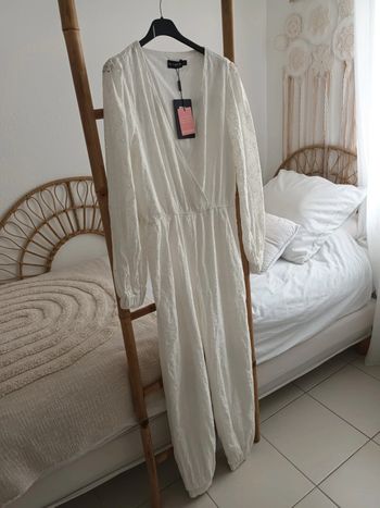 Jolie combinaison longue en broderie anglaise blanche PrettyLittleThing taille 38 neuve 🏷