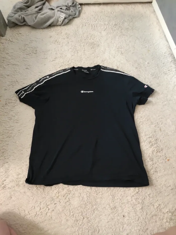 Tee shirt champion
