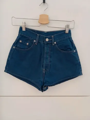 Mini short en jean vintage taille 32