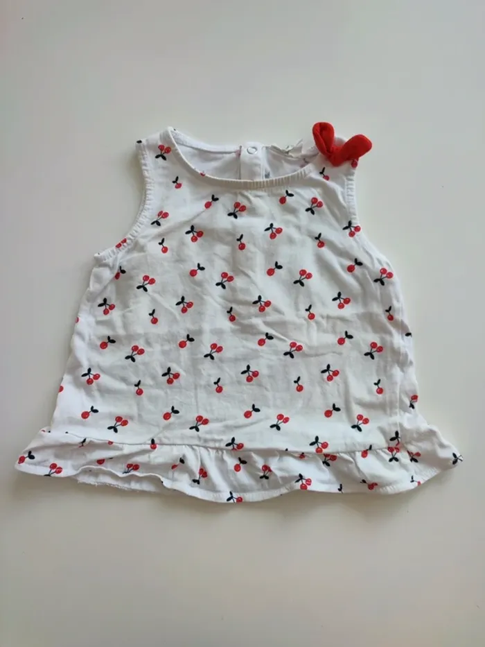 Petit haut sans manches 12 mois