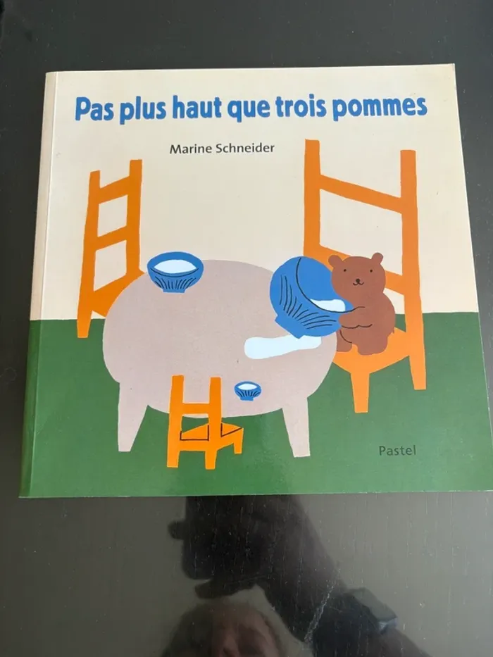 Pas plus haut que trois pommes
