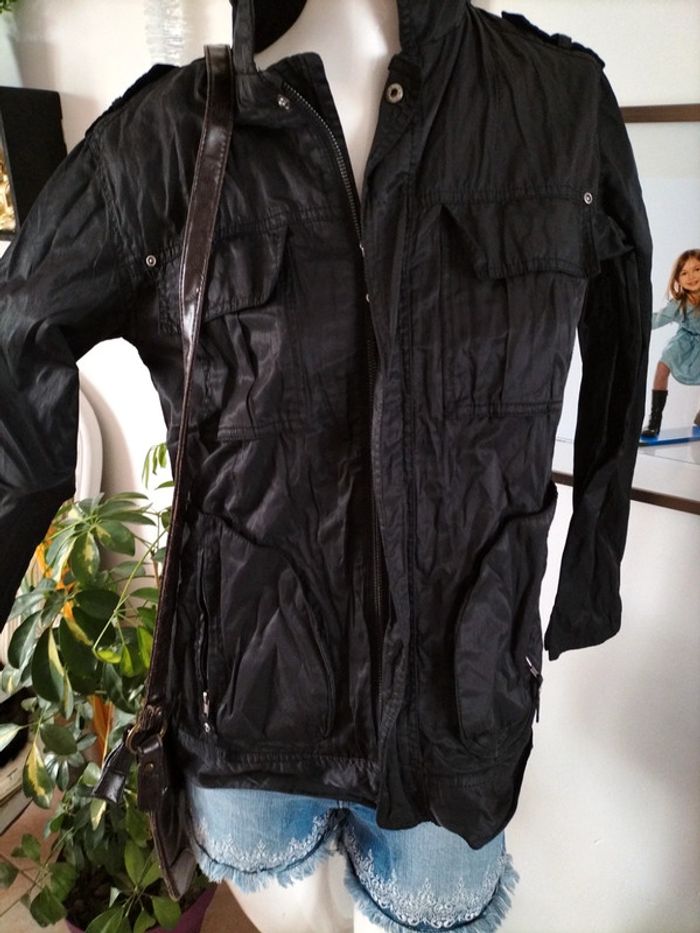 Blouson noir