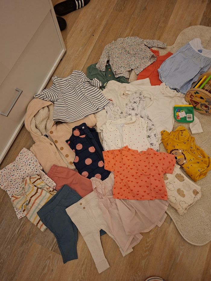 Lot de vêtements - photo numéro 1