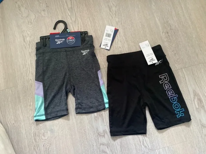 Lot de 2 shorts cyclistes Reebok taille 4 5 ans Neufs