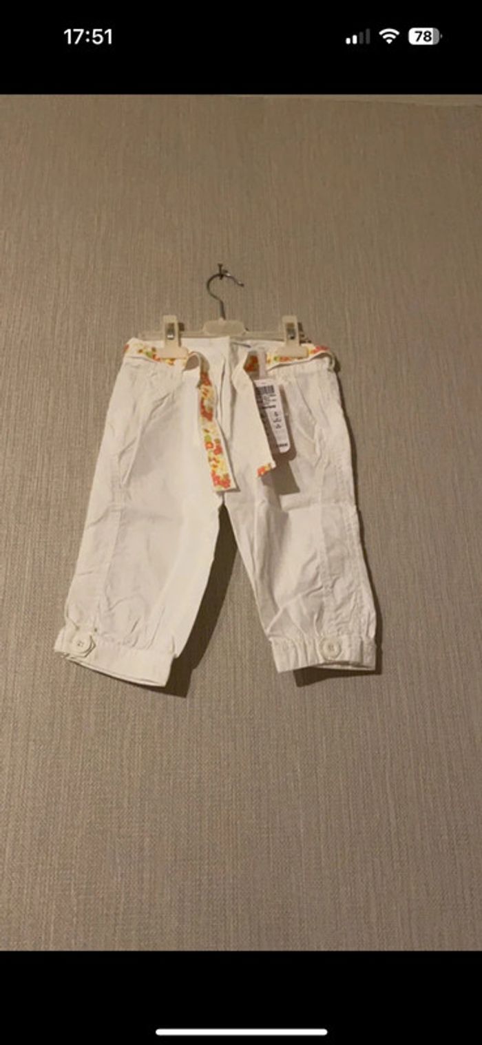 Pantacourt blanc tao 7 ans neuf