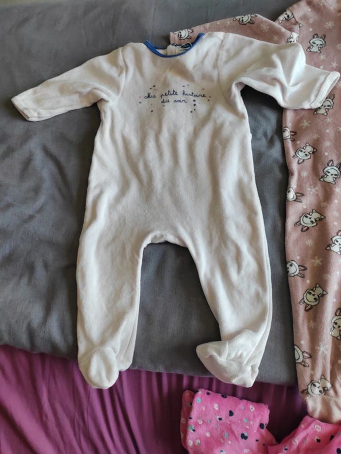 Lot de pyjamas - photo numéro 3